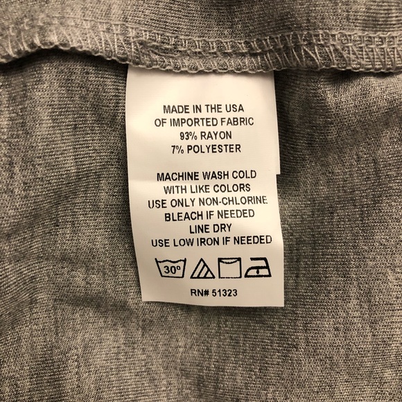 VINCE CAMUTO Asymmetrical Tunic Top - Picture 3 of 4